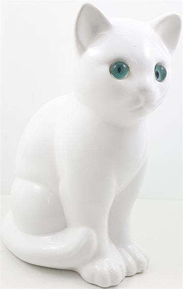 White Cat. Ceramic.