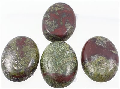 Oval Natural Stone - Dragon Blood Stone. 22x30MM. 1 stk. (UDSOLGT)